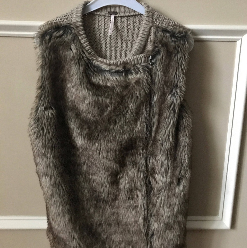 Vest - Picture 2 of 3